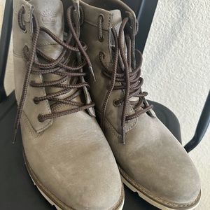 Timberland Boots Size 9 Ash Gray